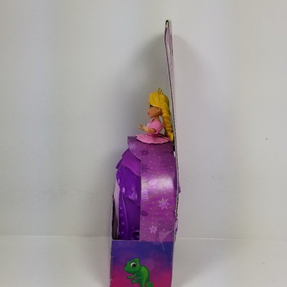 Fashion Surprise Princess Rapunzel 10 pcs ages 4+ great as a cake toper - Picture 4 of 15